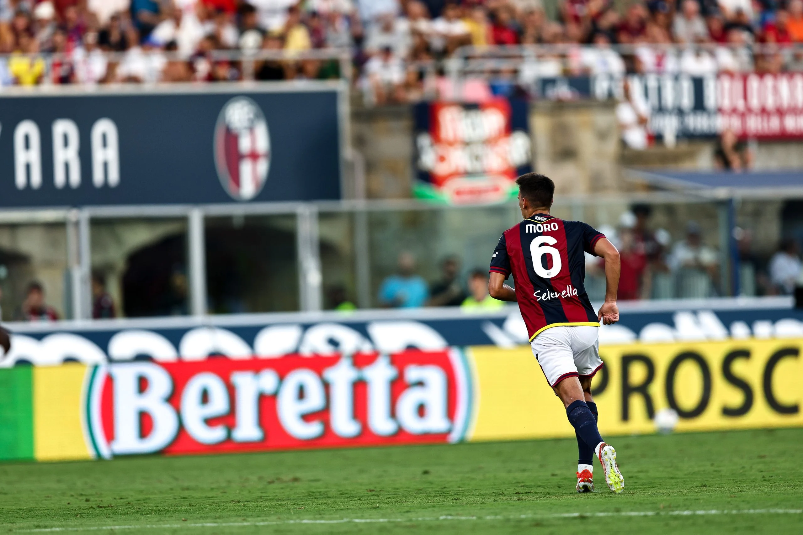 استكشاف تاريخ وإنجازات نادي بولونيا إف سي